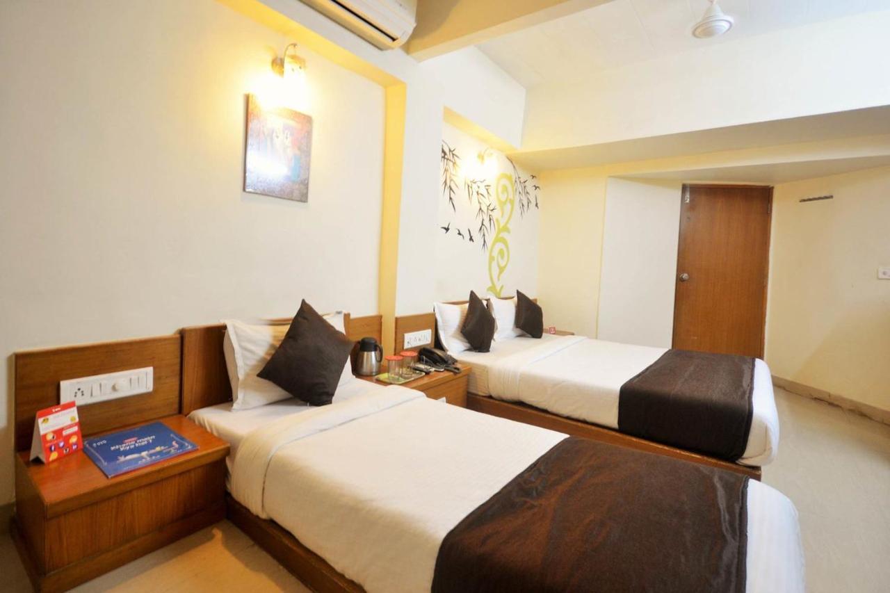 Hotel Campus أحمد أباد المظهر الخارجي الصورة