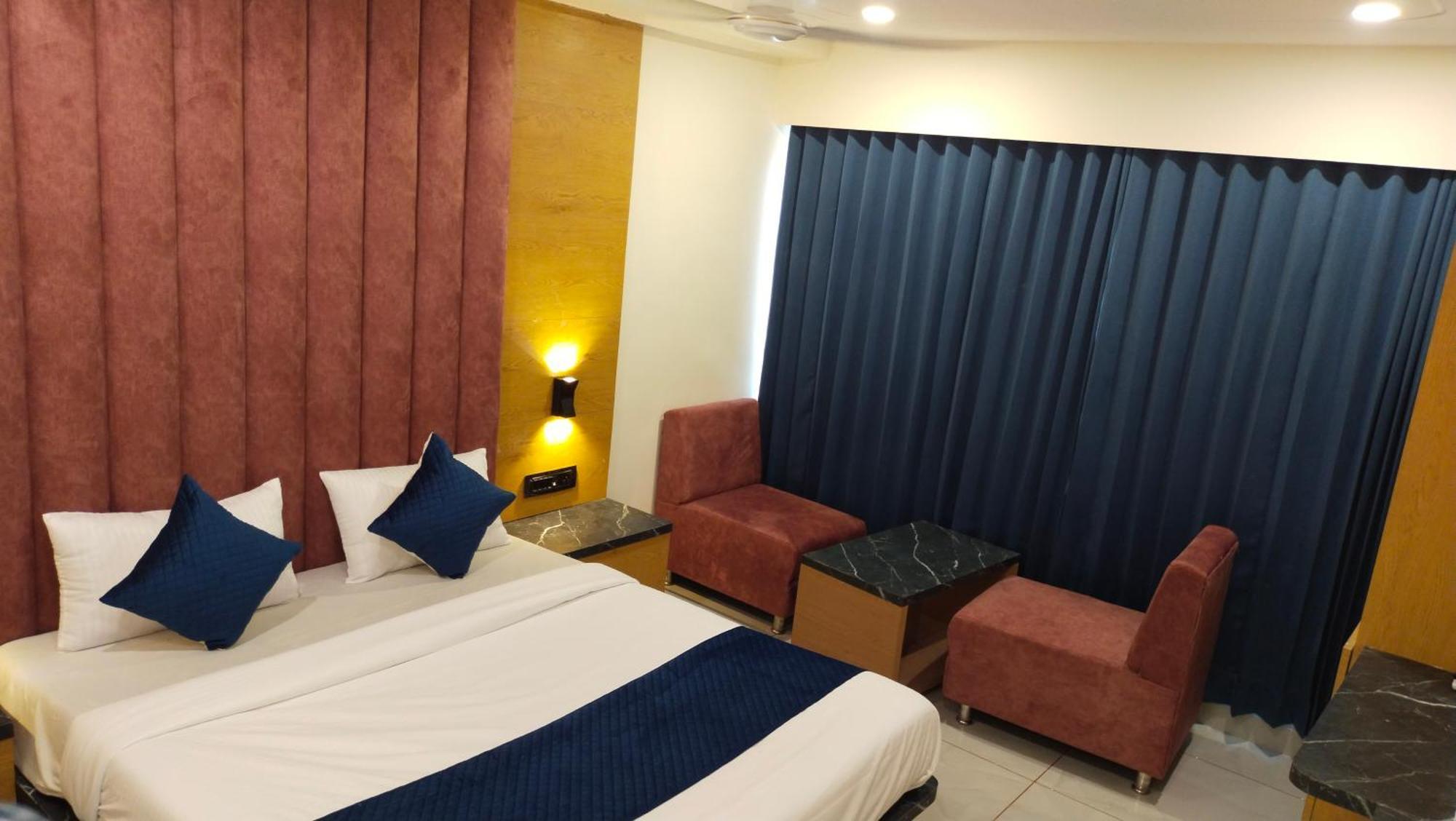 Hotel Campus أحمد أباد المظهر الخارجي الصورة